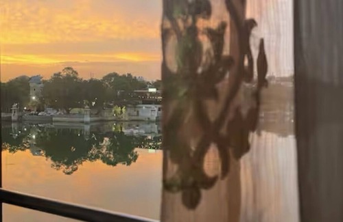 Lake Swaroop Sagar Apartment | Serene Lakeside Stay with HotTub & Private Terrace
