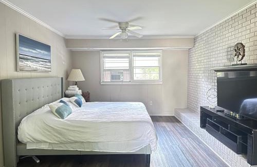 Cary House | Serene Landing Place near Downtown Cary