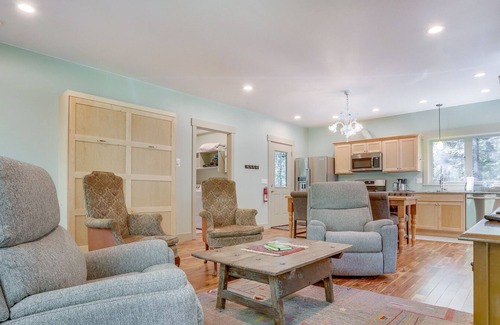 Rhododendron Cabin | Serene Leilani Cottage along the Sandy River, hot tub, BBQ, dogs welcome