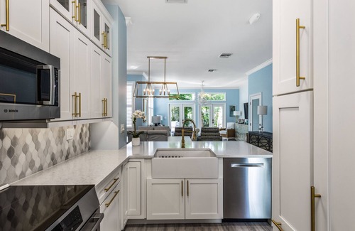 Bahama Village House | ~Serene Lily~ Luxurious 2 bed, 2.5 bath home in the upscale Truman Annex