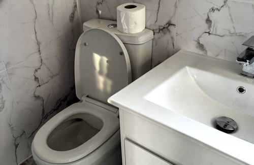 Bramcote House | Serene Melford House in Nottingham