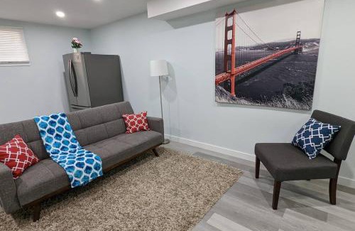Regina Apartment | SERENE & MODERN 1BED SUITE + CLOSE TO AIRPORT