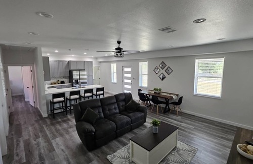 Farmersville Cabin | Serene Modern Barndo with AC in Farmersville - Perfect getaway for four