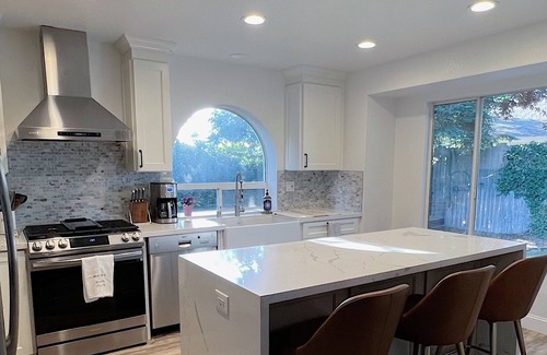 Elk Grove House | Serene Modern Family Getaway: Near Midtown/Downtown/Folsom Lake