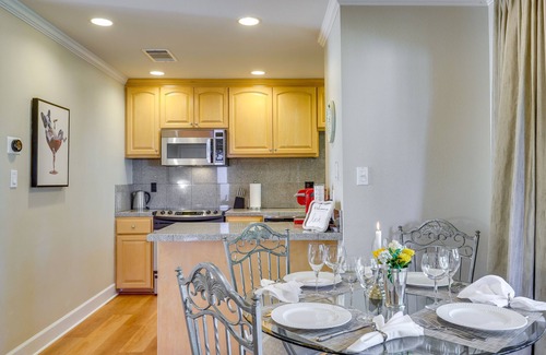 Napa Condo | Serene Napa Retreat w/Pool Access & Patio!