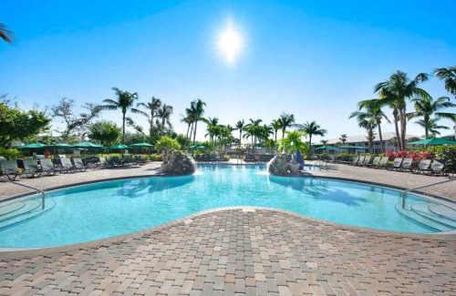 Naples Apartment | Serene Naples Retreat: Golf-Resort Pool-Tennis-Gym
