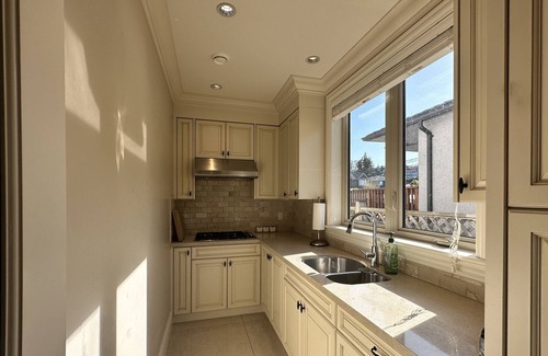 Arbutus Ridge House | Serene Oasis in City Centre