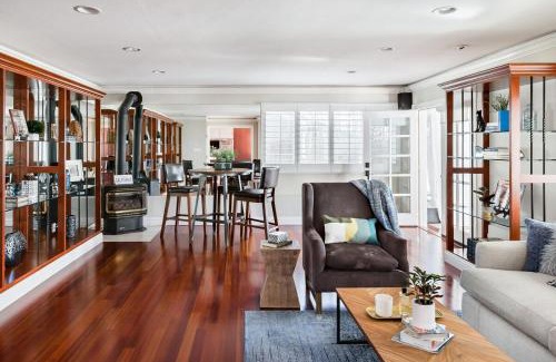 San Carlos Apartment | Serene Oasis in the midst of Silicon Valley