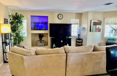 Las Vegas House | Serene Oasis: Luxurious 4-Bedroom Retreat with Private Pool