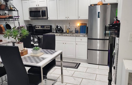 Newark Apartment | Serene Oasis