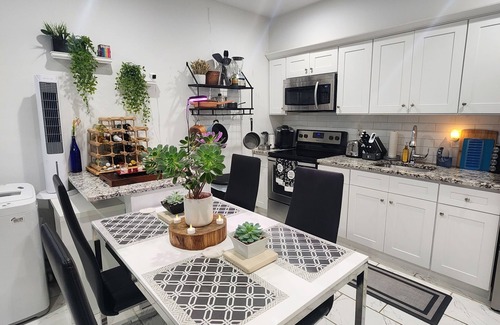 Newark Apartment | Serene Oasis