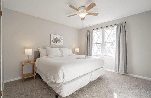 Irmo House | Serene on Sonning- Close to I-26- 20 Mins to Midtown