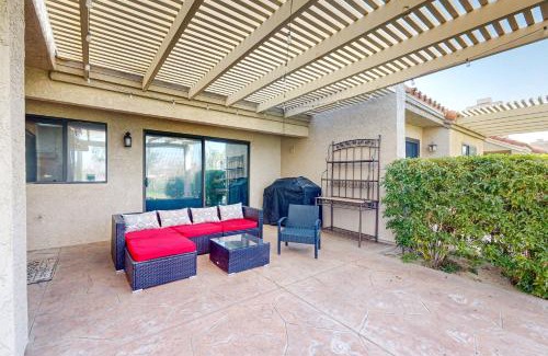 Palm Desert House | Serene On The Green