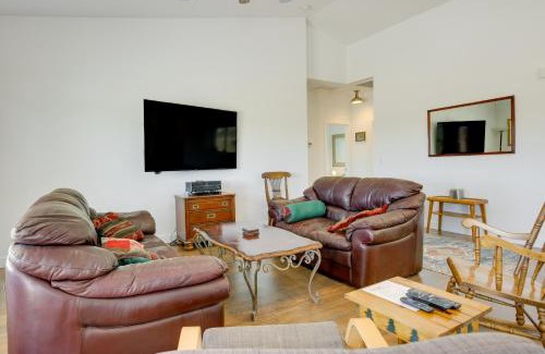 Pahrump House | Serene Pahrump Cottage with Mountain Views!