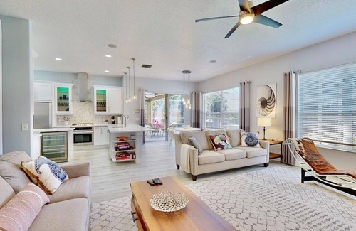 Seffner Community Alliance House | Serene Palms Retreat