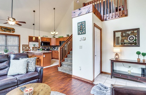 Albrightsville Cabin | Serene Poconos Cabin w/Hot Tub & Beach Access!