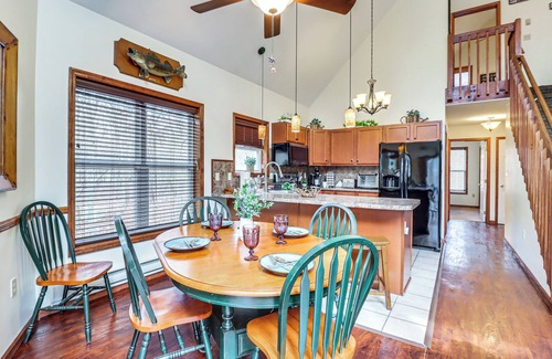 Albrightsville Cabin | Serene Poconos Cabin w/Hot Tub & Beach Access!