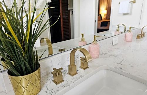 Temple Terrace Villa | Serene Pool Oasis Tampa Vacation