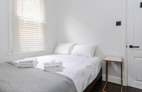 Thamesfield Apartment | Serene & Quiet 2BD Flat - Putney