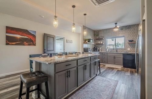 Fruita House | Serene Retreat: Darts, Pool Table & Hot Tub!