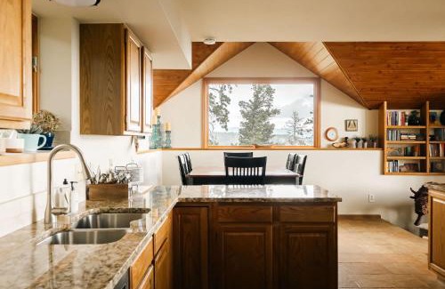 Evergreen House | Serene Rocky MTN Retreat w Hot Tub - Pet-Friendly