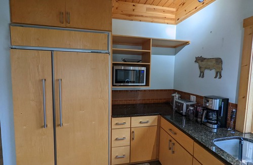 Athens Other | Serene Rural Retreat w/Stunning Views - Just a short drive from hiking and OU!