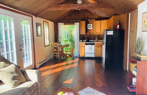 West Stockbridge Cabin | Serene rustic cabin in the Berkshires!