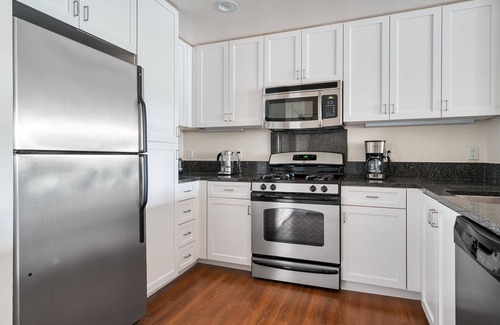 Santa Clara Apartment | Serene Santa Clara 1BR w/Gym, Pool & W/D, nr tech HQs, by Blueground