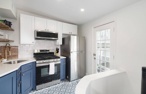 Manayunk Apartment | Serene Silverwood – Spacious 2B/2B with Parking