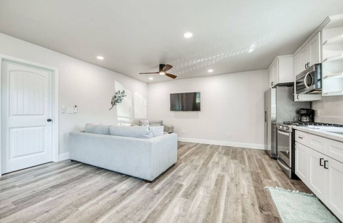 Fresno House | Serene Space, Explore Nearby Attractions