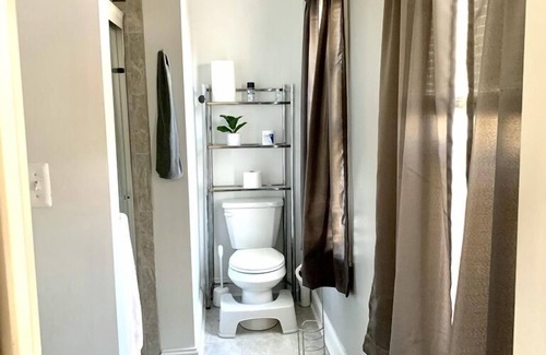 Locust Point House | Serene spot in Bmore's safest corner