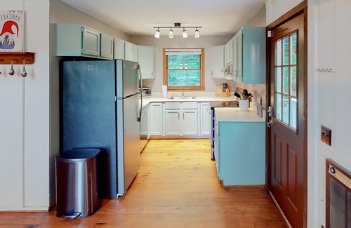 Cullowhee House | Serene stay with wood-burning fireplace & decks, dock and canoe access - dogs ok