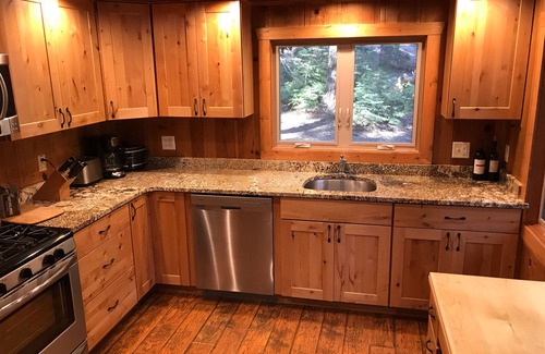 Strawberry House | Serene Strawberry Mountain Cabin - minutes to Pinecrest and Dodge Ridge