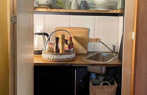 Cygnet Apartment | Serene Studio Retreat in Cygnet with Private Entrance