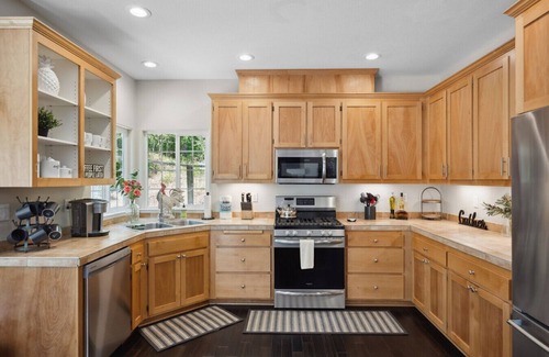 Sonoma House | Serene, Stylish, and Spacious 3BD 2BA House Near Wineries