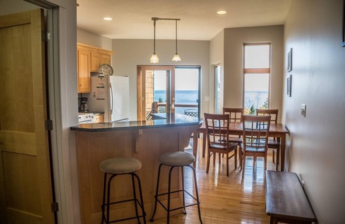 Tofte House | Serene Superior Stay on the North Shore of Lake Superior!