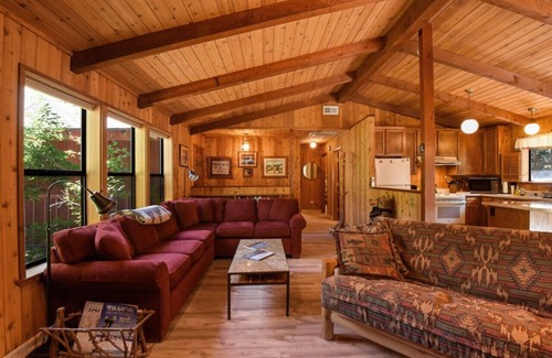 Truckee House | Serene Tahoe Donner Cabin mins to Lake, Ski, Golf