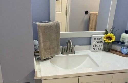Buford House | Serene Townhouse ensuite basement King bed, 1.5 bath, No Shared space