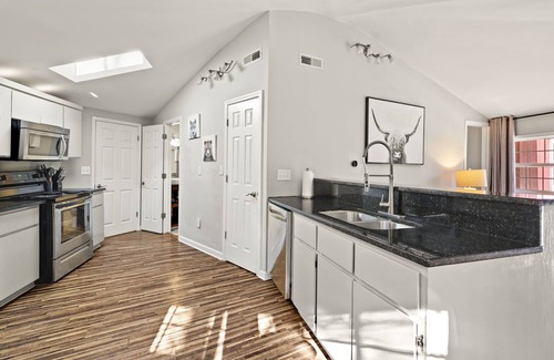 Mill Ridge House | Serene “Tree House” Mountain Getaway