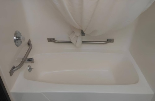 Wautoma Hotel | Serene Unit Near Airport, Nordic Mountain + Parking Included