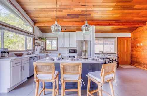 Arch Cape House | Serene, Updated Home Half-Block to Arch Cape Beach has Furnished Deck, Hot Tub!