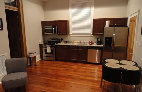 Faubourg Delachaise Apartment | Serene Uptown Pied-A-Terre