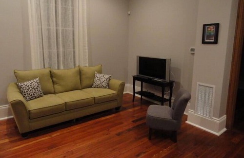 Faubourg Delachaise Apartment | Serene Uptown Pied-A-Terre