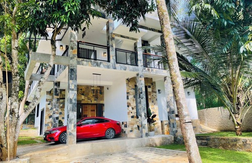 Wegala House | Serene Village Escape Near Knuckles — Nature, Hikes & Waterfalls!