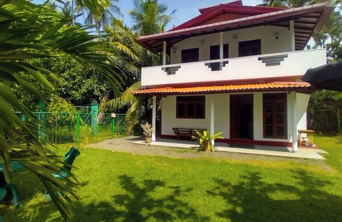 Dodanduwa House | Serene Vista Bungalow - Downstairs Suite