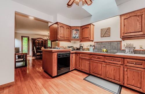 Wiarton Ski Chalet | Serene Waterfront Retreat at TGIF Cottage in Colpoy's Bay