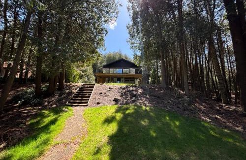 Wiarton Ski Chalet | Serene Waterfront Retreat