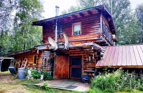 Nenana Cabin | Serene Wilderness, Fly-in, Guest Cabins at Gold King Lodge, WiFi, Sauna & More