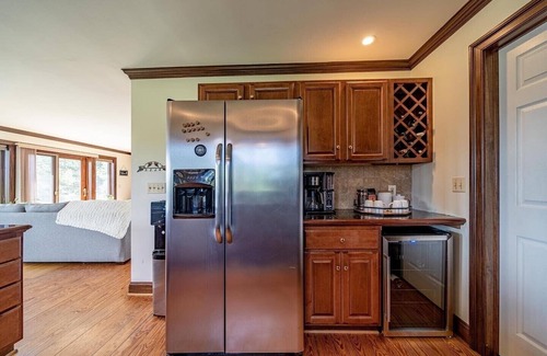 Burdett House | Serene wine country chateau - adjacent to Seneca Lake and wineries