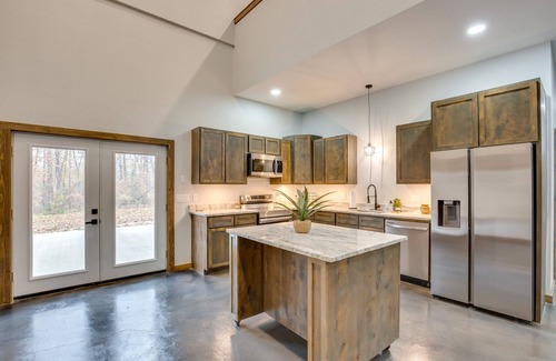 Yantis House | Serene Yantis Getaway - 1 Mi to Lake Fork!